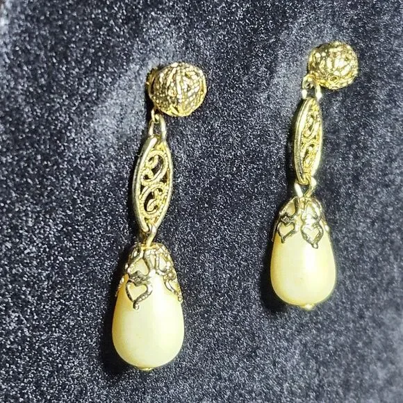 Vintage Avon Gold Tone And Ivory Filigree Preirced Drop Earrings - Picture 6 of 12